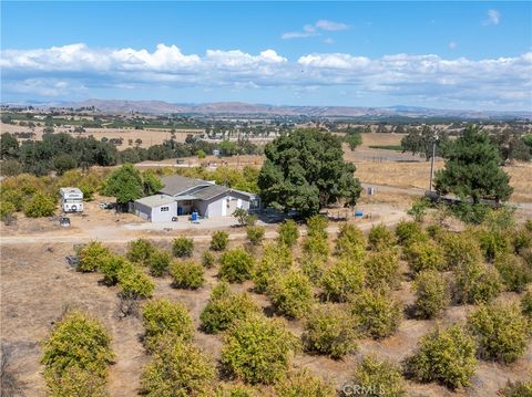 Tiny photo for 27 Wellsona Road, Paso Robles, CA 93446 (MLS # NS25221680)
