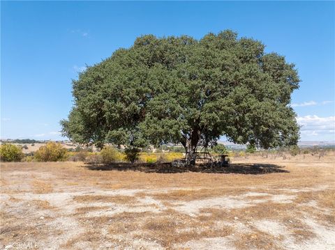 Tiny photo for 27 Wellsona Road, Paso Robles, CA 93446 (MLS # NS25221680)