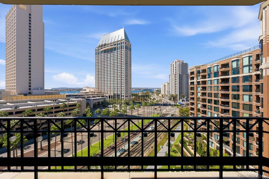500 W Harbor Dr 1022
