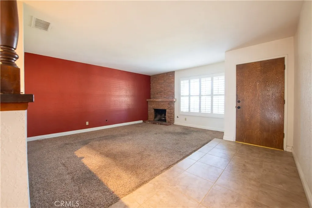 Riverside, California 92503, United States, 3 Bedrooms Bedrooms, ,2 BathroomsBathrooms,Residential,Pending,183683