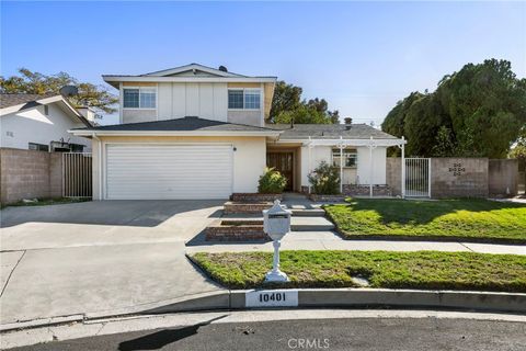 Photo of 10401 Willowbrae, Chatsworth, CA 91311 (MLS # SR25258308)