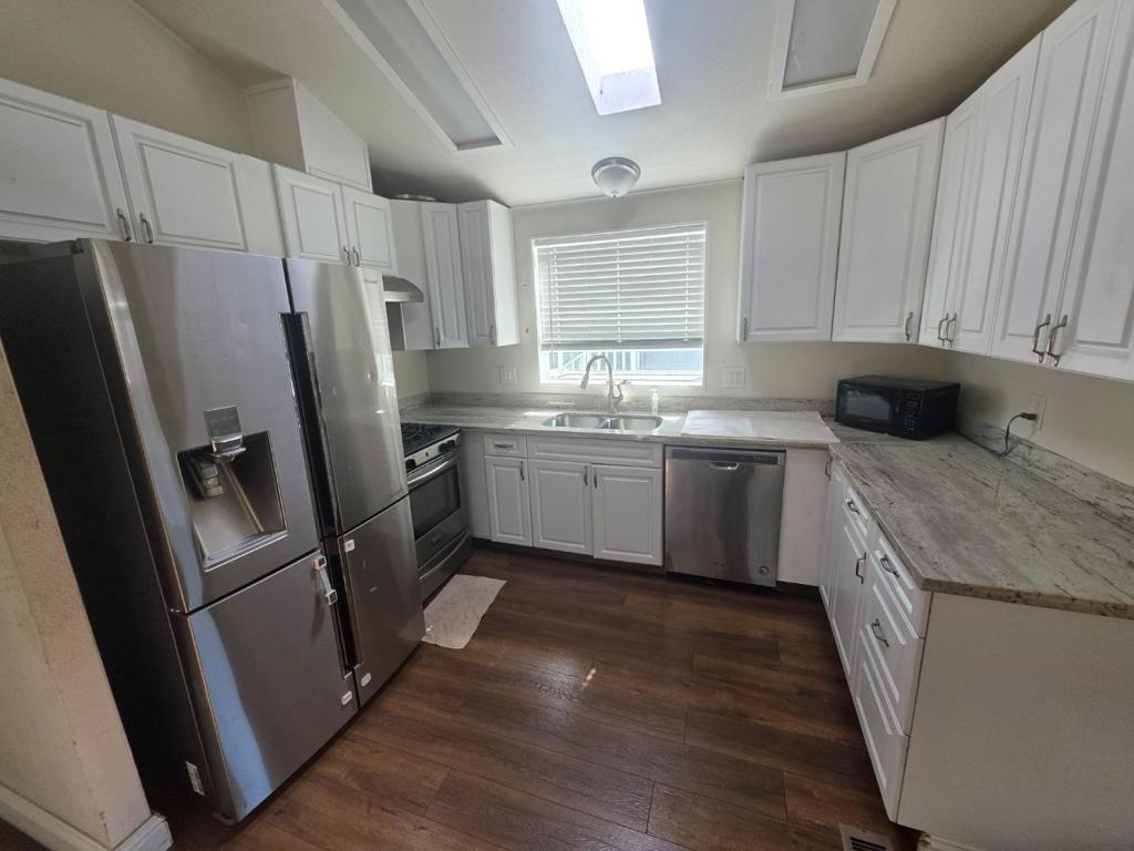 3015 E Bayshore Road 19