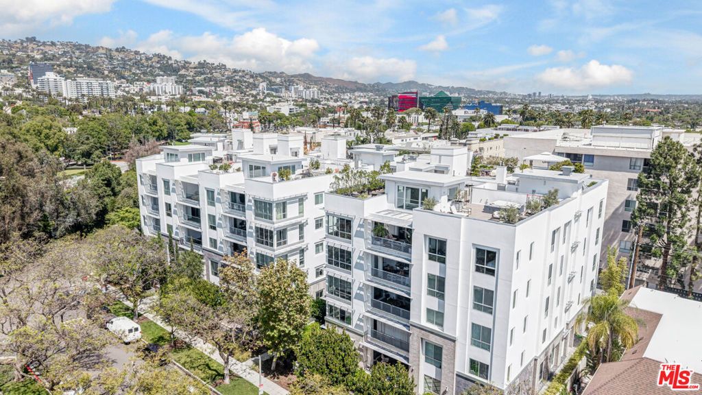 Photo of 450 N Palm Drive #506PH, Beverly Hills, CA 90210 (MLS # 26757759)