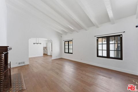 Photo of 537 N Poinsettia Place, Los Angeles, CA 90036 (MLS # 26827741)