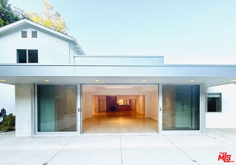 Photo of 4031 Hollyline Avenue, Sherman Oaks, CA 91423 (MLS # 25617021)