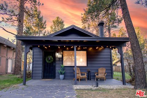 Photo of 221 Angeles Boulevard, Big Bear City, CA 92314 (MLS # 26668565)