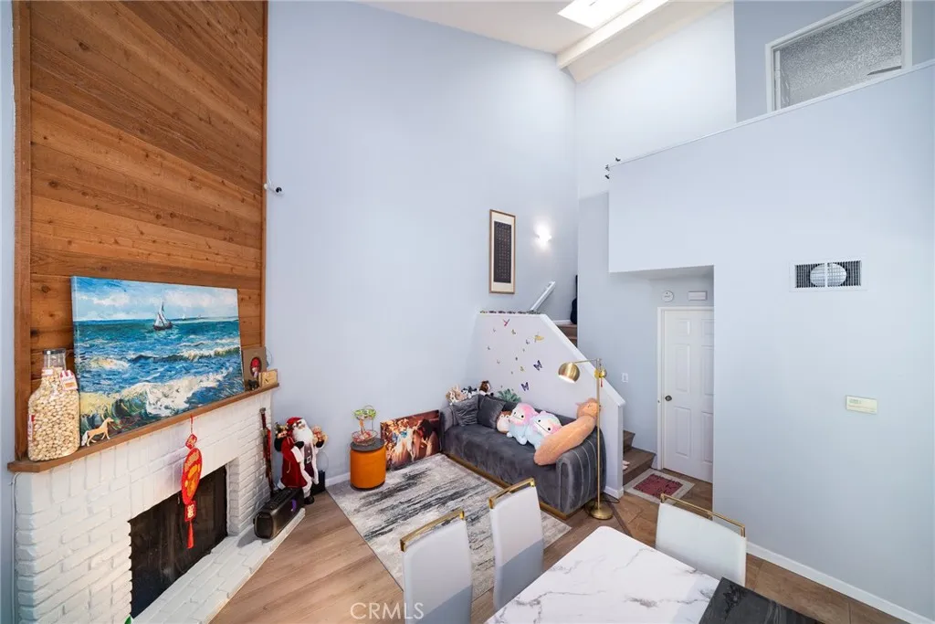 West Covina, California 91792, United States, 2 Bedrooms Bedrooms, ,3 BathroomsBathrooms,Residential,Active,187237