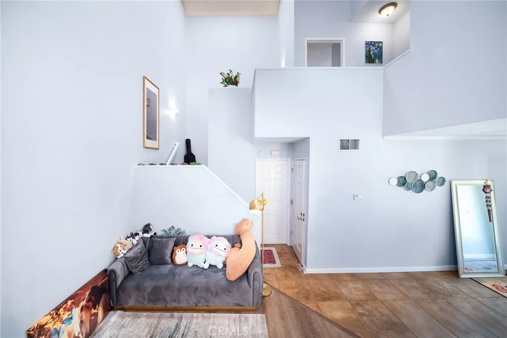 West Covina, California 91792, United States, 2 Bedrooms Bedrooms, ,3 BathroomsBathrooms,Residential,Active,187237