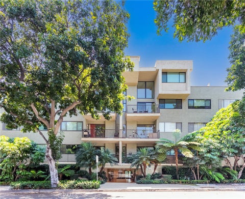Photo of 9000 Cynthia St ST #306, West Hollywood, CA 90069 (MLS # SR26215481)