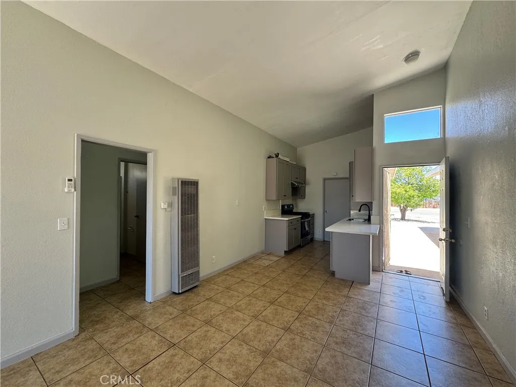 Hesperia, California 92345, United States, 2 Bedrooms Bedrooms, ,1 BathroomBathrooms,Residential,Active,163250