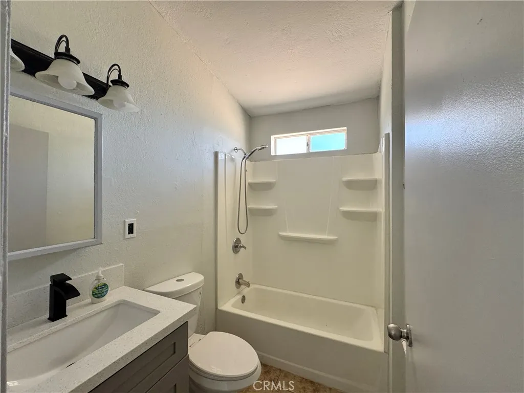 Hesperia, California 92345, United States, 2 Bedrooms Bedrooms, ,1 BathroomBathrooms,Residential,Active,163250