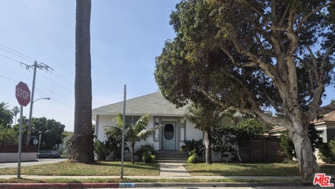 Photo of 3132 6th Street, Santa Monica, CA 90405 (MLS # 26992201)