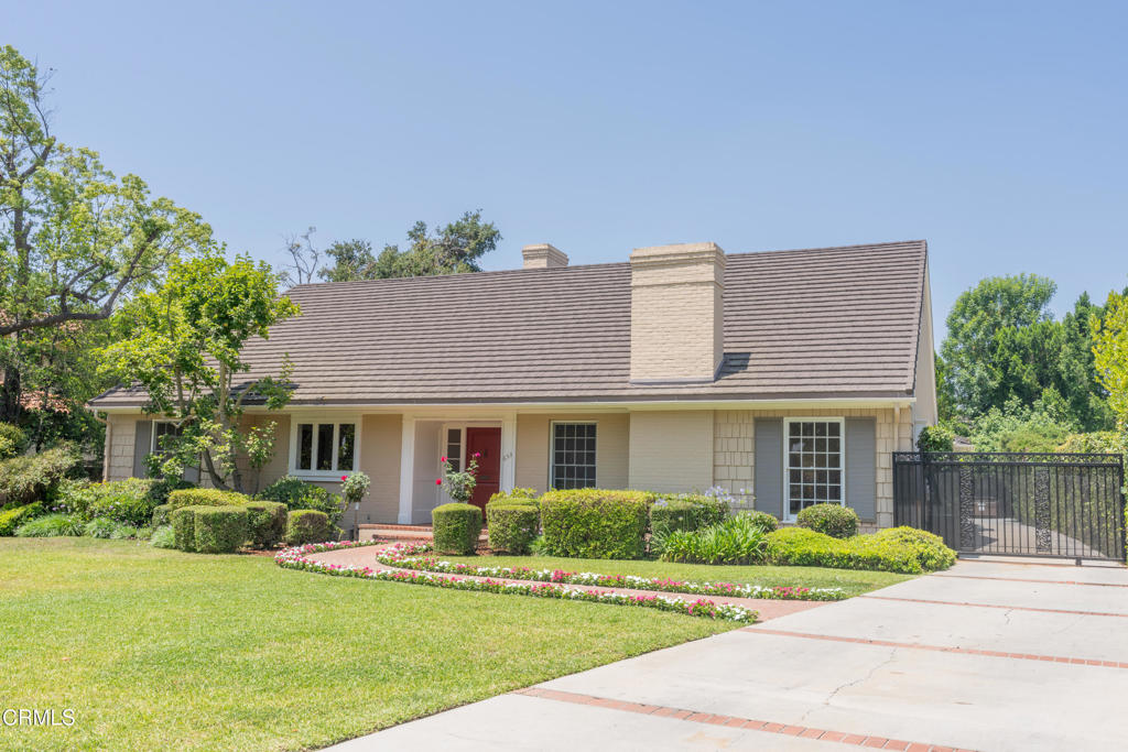 Properties 2 653 Chaucer Road