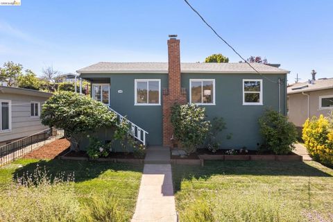 Photo of 1621 Mendocino St ST, Richmond, CA 94804 (MLS # 41134959)