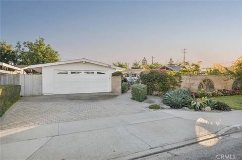 Photo of 305 Nassau Road, Costa Mesa, CA 92626 (MLS # NP25272652)