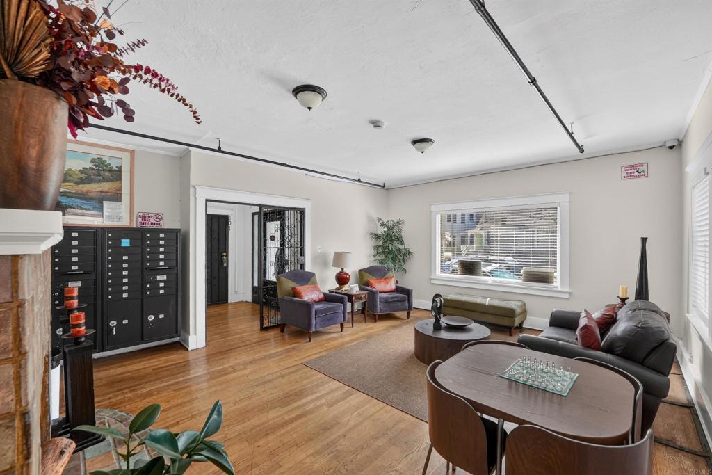 323 W 4Th Street 211