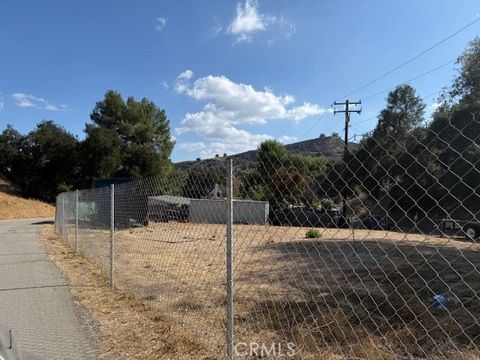 Photo of 29164 Justamere, Val Verde, CA 91384 (MLS # SR25233494) Photo of 29164 Justamere, Val Verde, CA 91384 (MLS # SR25233494)