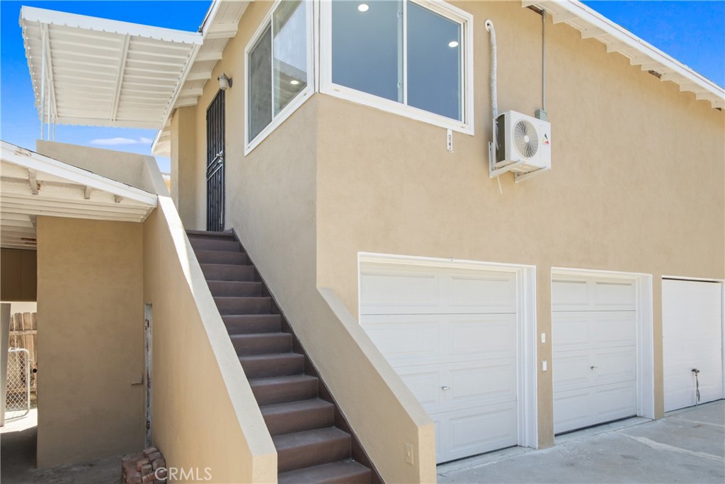 Beautiful 1 bedroom, 1 bath, 1 car garage home located in Inglewood. This unit has been completely remodeled from exterior painting to interior painting all new kitchen with white shaker cabinets, luxury vinyl flooring throughout home, large open living room, dining area, all new appliances, brand new split system Air-conditioning, and dual pane windows. This property offers a large primary suite with remodeled bathroom with new vanity and tub custom-back splash. It also has parking available on this oversized triplex lot. This property has too many upgrades to mention. Must see to really appreciate.
