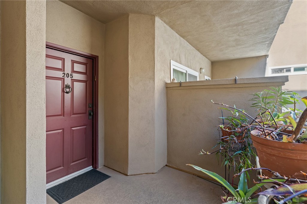 4301 Fulton Avenue 205