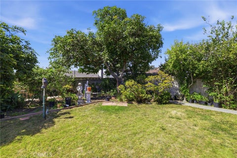 Tiny photo for 630 Janetwood DR, Oxnard, CA 93030 (MLS # SR26165608)