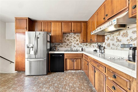 Tiny photo for 630 Janetwood DR, Oxnard, CA 93030 (MLS # SR26165608)
