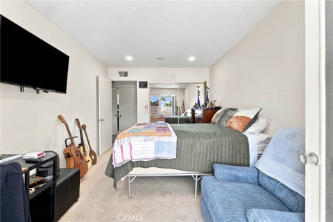 Tiny photo for 630 Janetwood DR, Oxnard, CA 93030 (MLS # SR26165608)