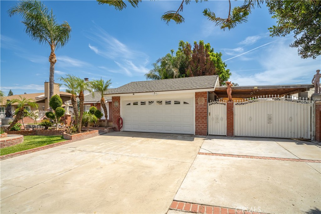 2455 Saint Elmo Drive
