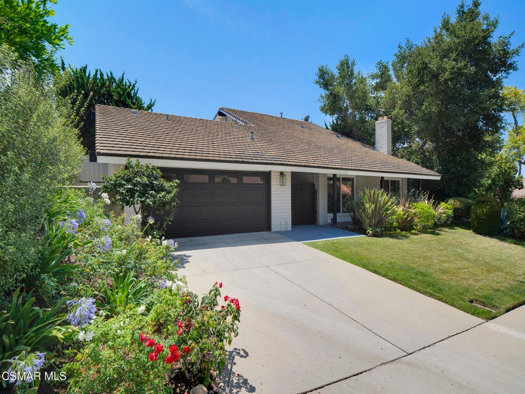 2920 Salmon River Circle