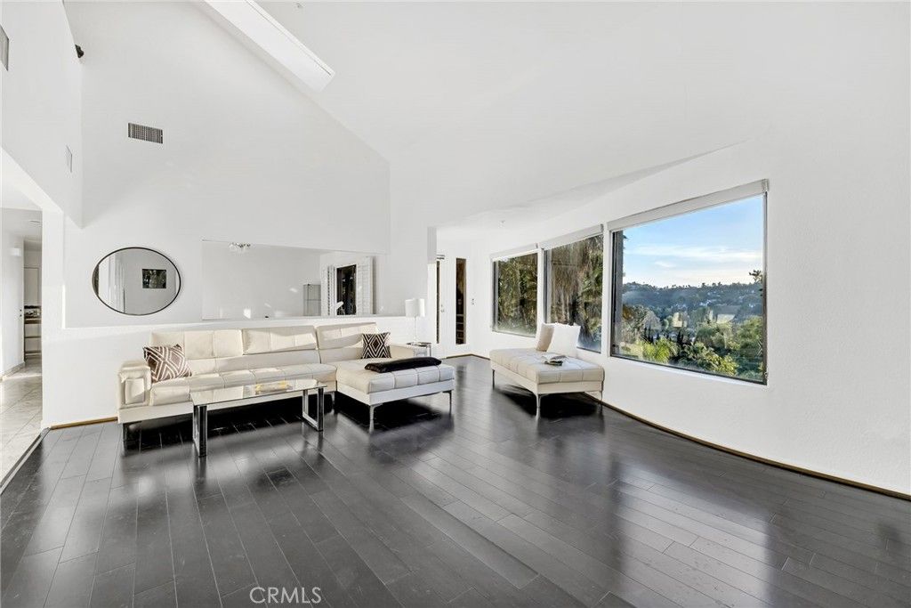 Photo of 4939 Medina Drive, Woodland Hills, CA 91364 (MLS # SR24241076)