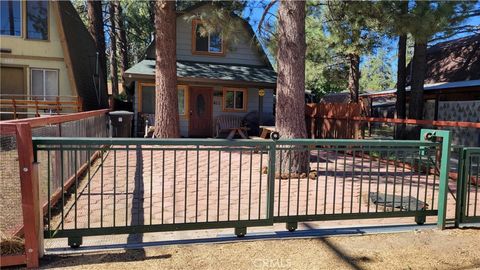 Photo of 822 W Country Club Blvd, Big Bear City, CA 92314 (MLS # OC25261544)