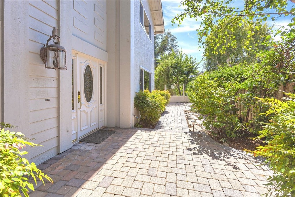 32181 Paseo De Manuel