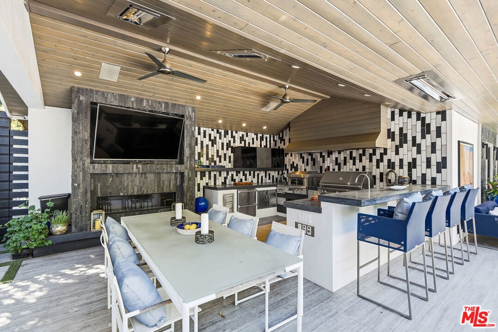 4555 Densmore Avenue