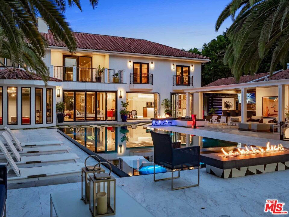 4555 Densmore Avenue