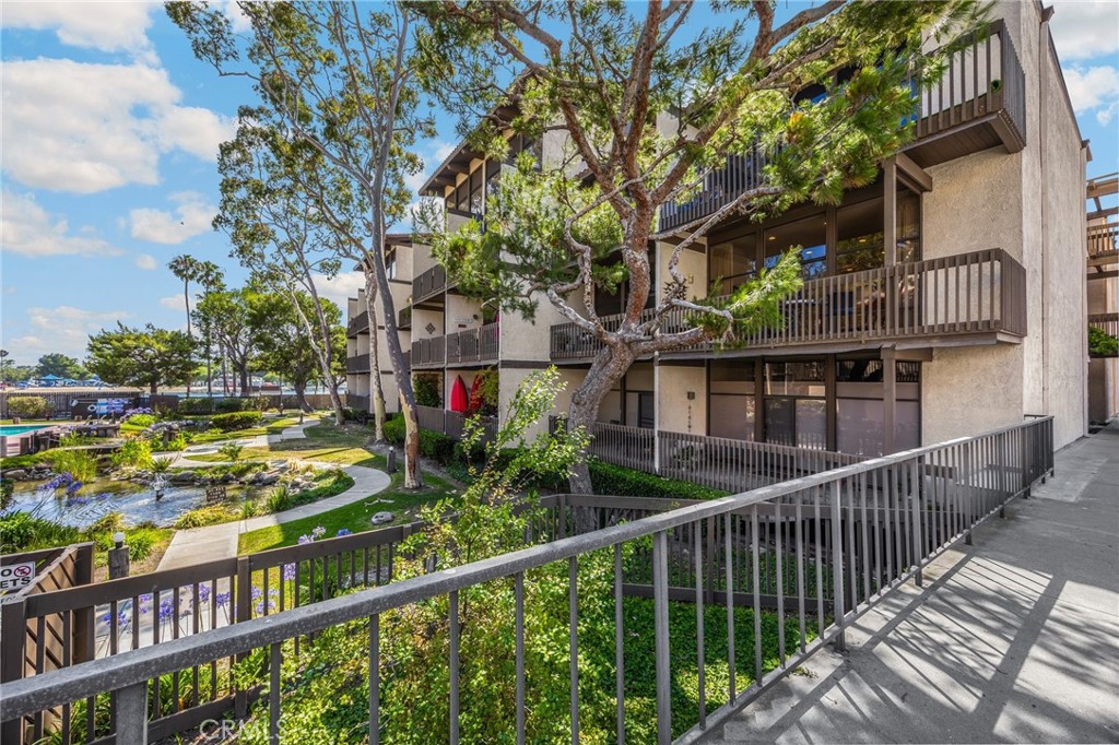 5202 Marina Pacifica Drive S