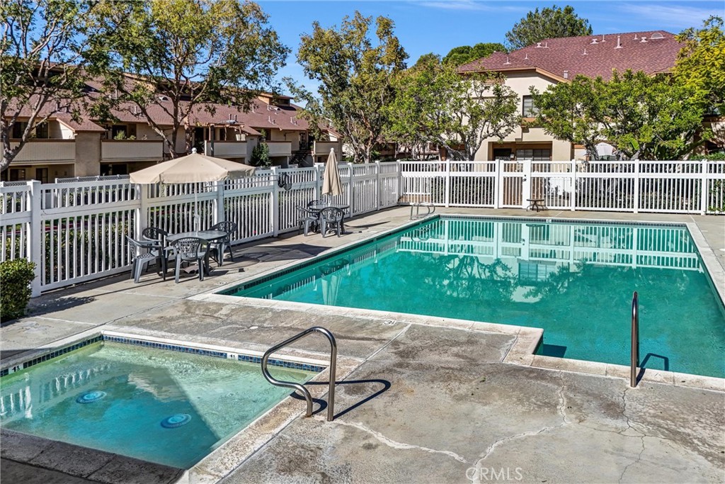 Maison de Fleur (MAIF) - Residential