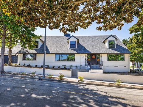 Photo of 1603 Sunnyside Ter, San Pedro, CA 90732 (MLS # PV25176992)