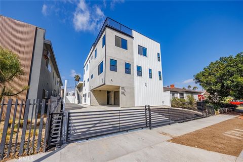 Photo of 5933 Comey Avenue #2, Los Angeles, CA 90034 (MLS # BB26149056)