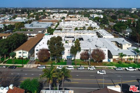 Photo of 13951 Moorpark Street, Sherman Oaks, CA 91423 (MLS # 26657979)