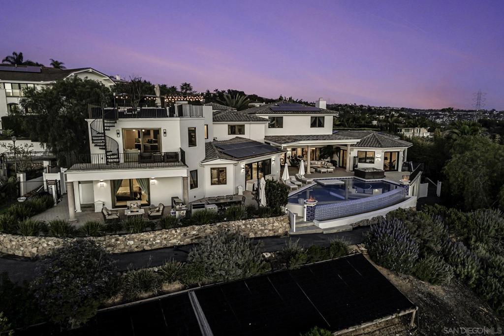 7335 El Fuerte St