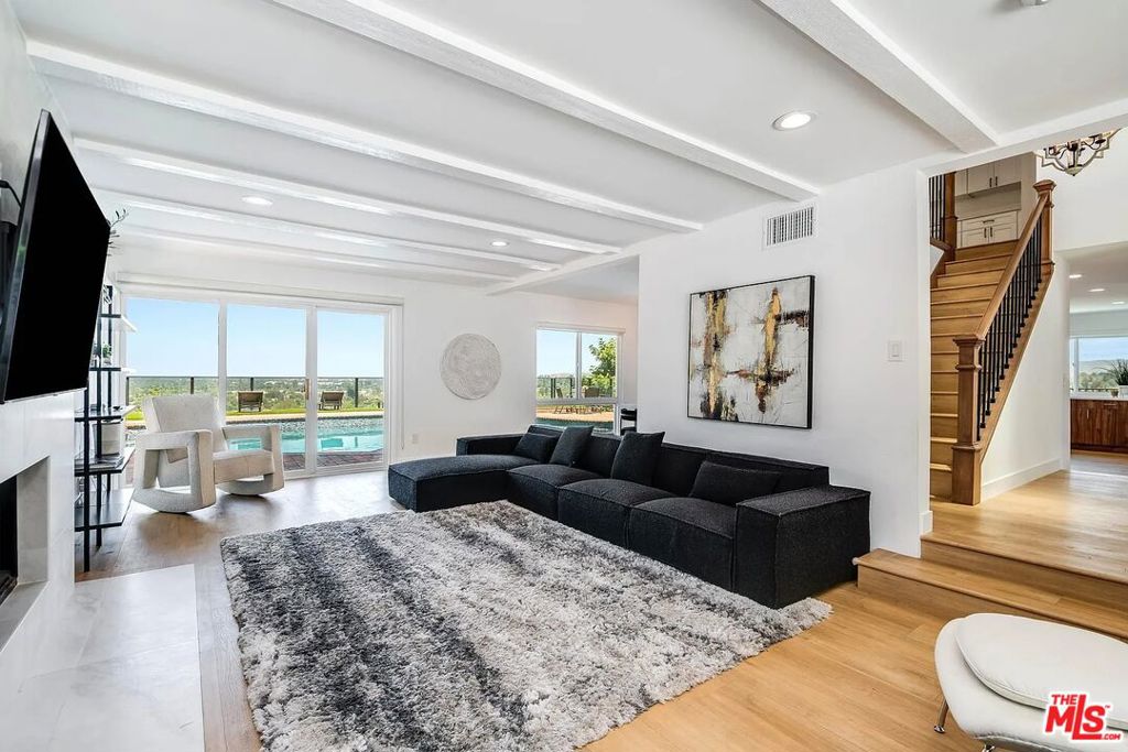 6426 Ellenview Avenue