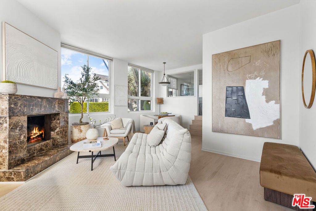 Photo of 118 Wadsworth Avenue #1, Santa Monica, CA 90405 (MLS # 25607387)