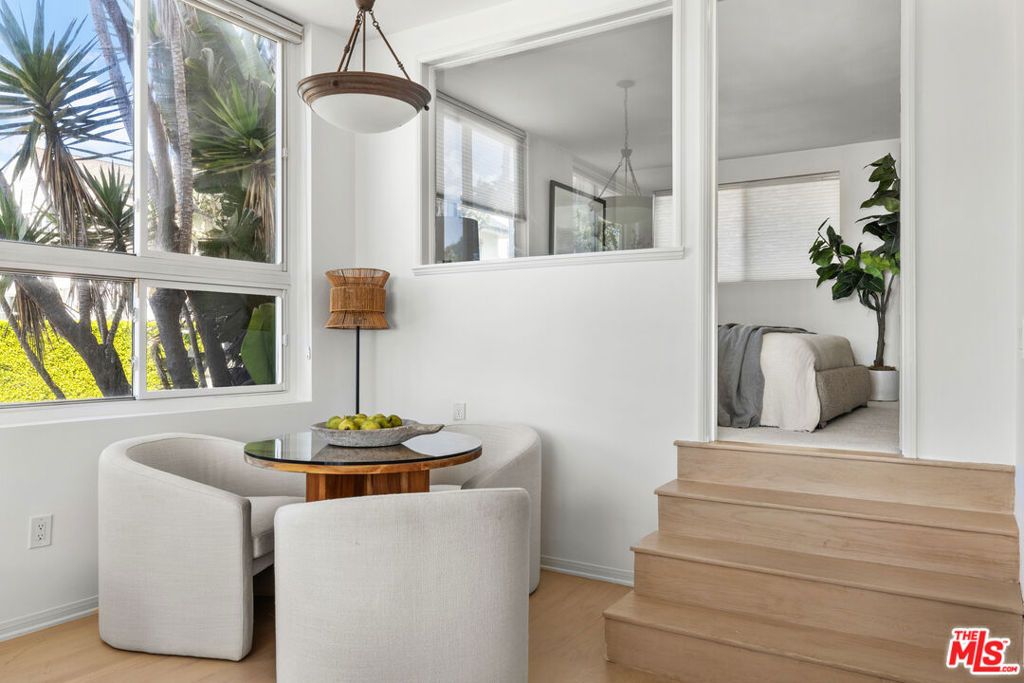 Photo of 118 Wadsworth Avenue #1, Santa Monica, CA 90405 (MLS # 25607387)