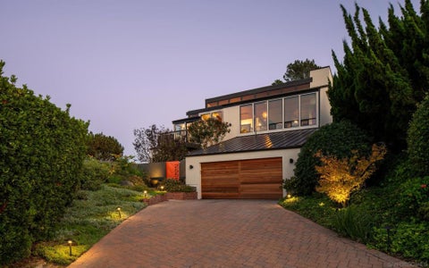 Photo of 2551 Via Viesta, La Jolla, CA 92037 (MLS # 260025166SD)