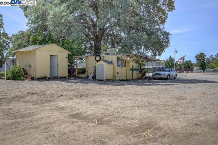 8080 State Hwy 99E
