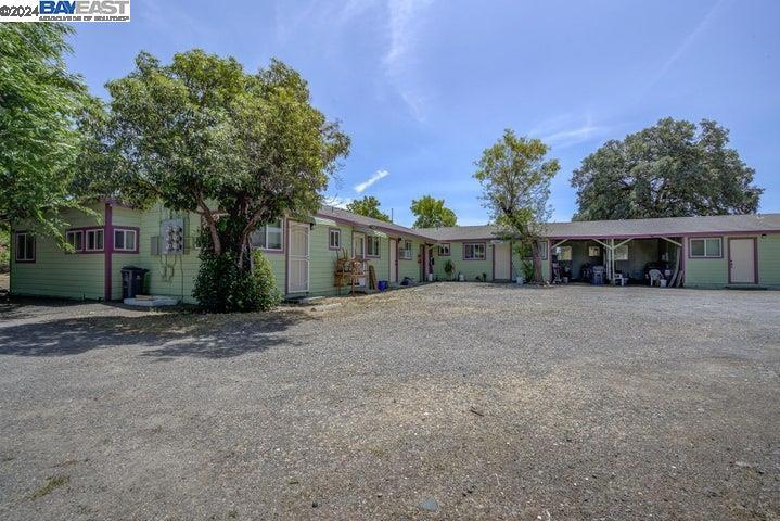 8080 State Hwy 99E