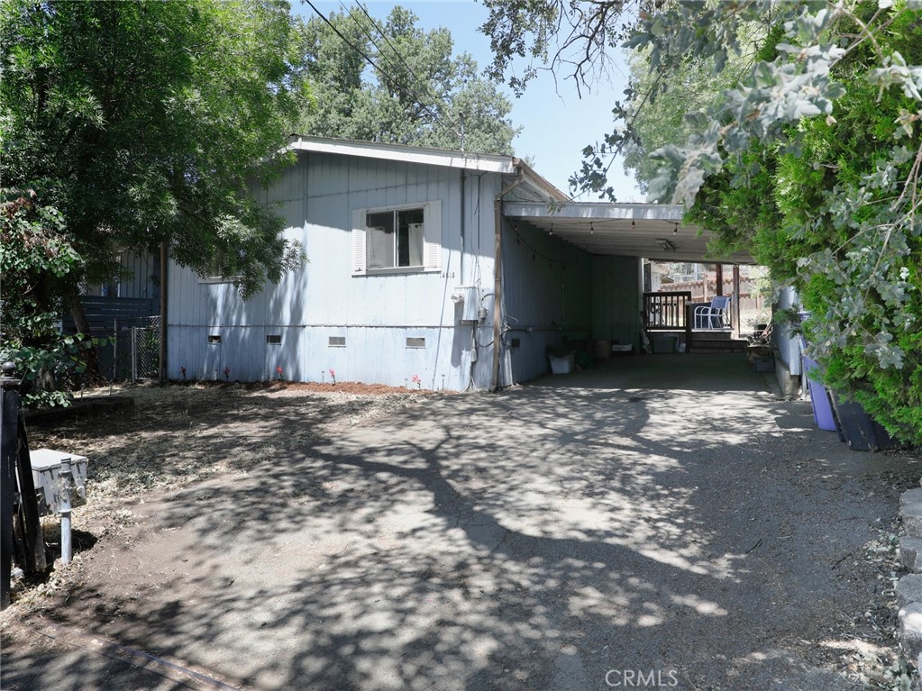 BEAUTIFUL 3 BEDROOM 2 BATH HOME LOCATED IN NICE LOCATION IN CLEARLAKE.VERY NICE FLOOR PLAN READY FOR YOU.CARPORT.