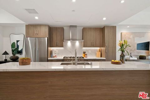 Photo of 3806 S Verona Court, Los Angeles, CA 90066 (MLS # 26652093)