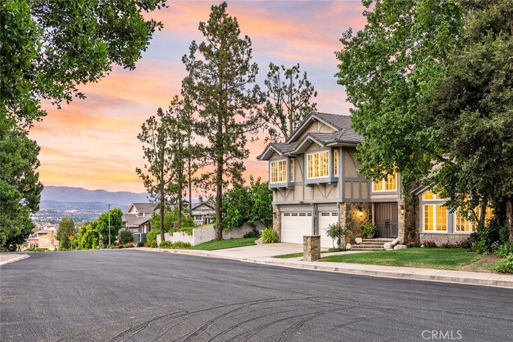 6032 County Oak Road