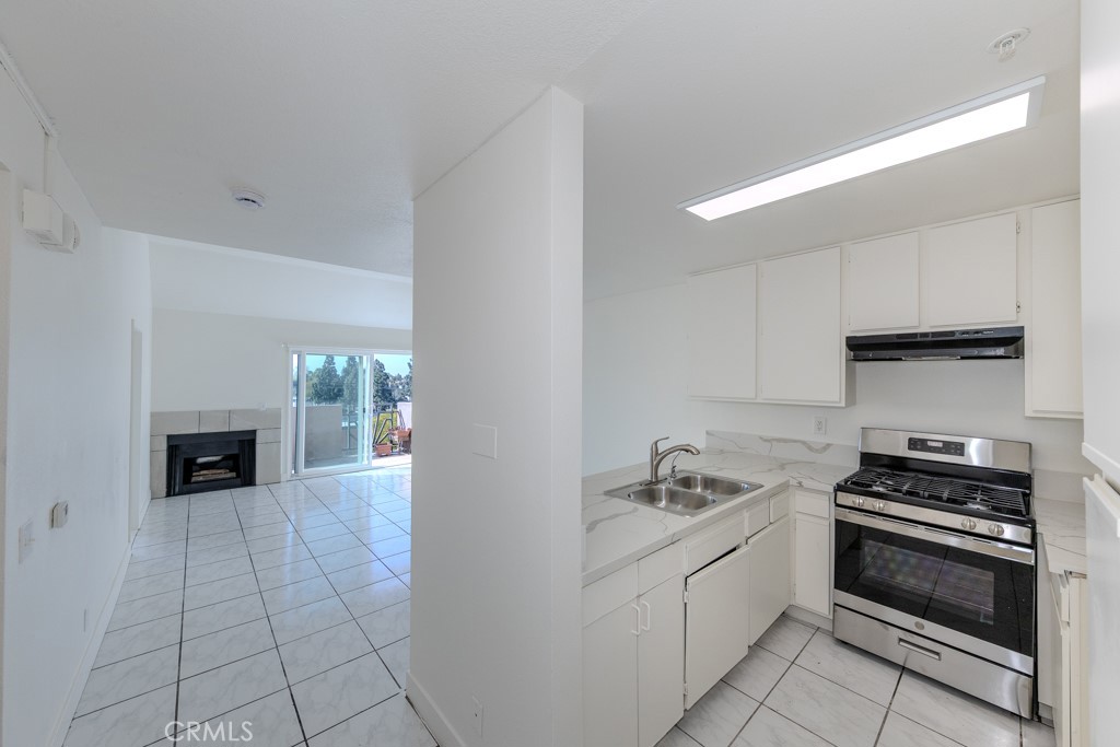 450 E 4th Street 423