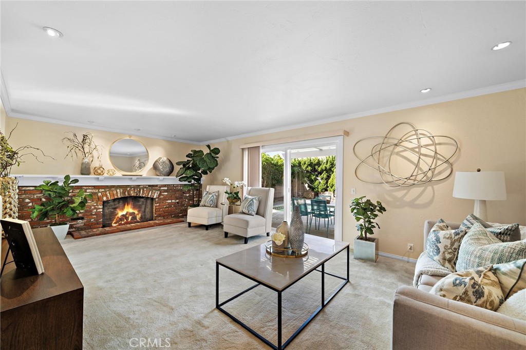 16805 Redwood Street